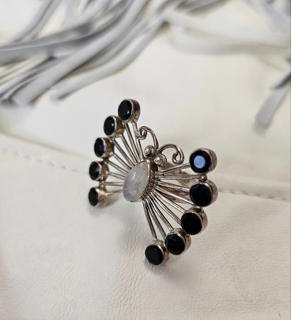 STERLING SILVER, ONYX & RAINBOW MOONSTONE RING